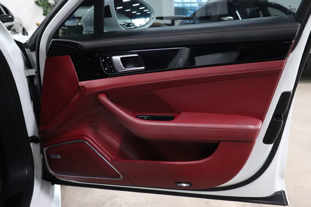 Used 2019 Porsche Panamera GTS image 23