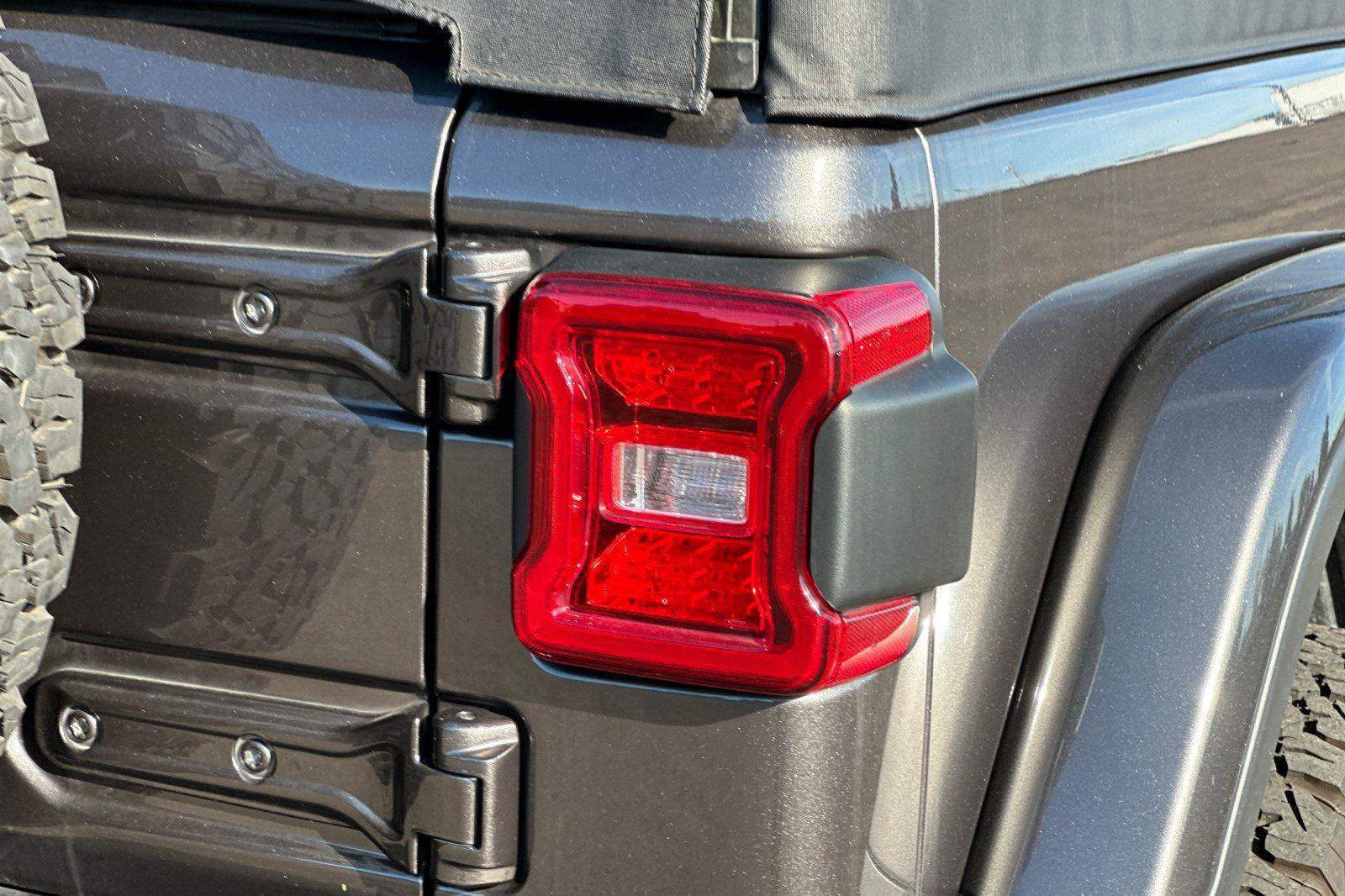 Used 2023 Jeep Wrangler Unlimited Rubicon 4xe image 6