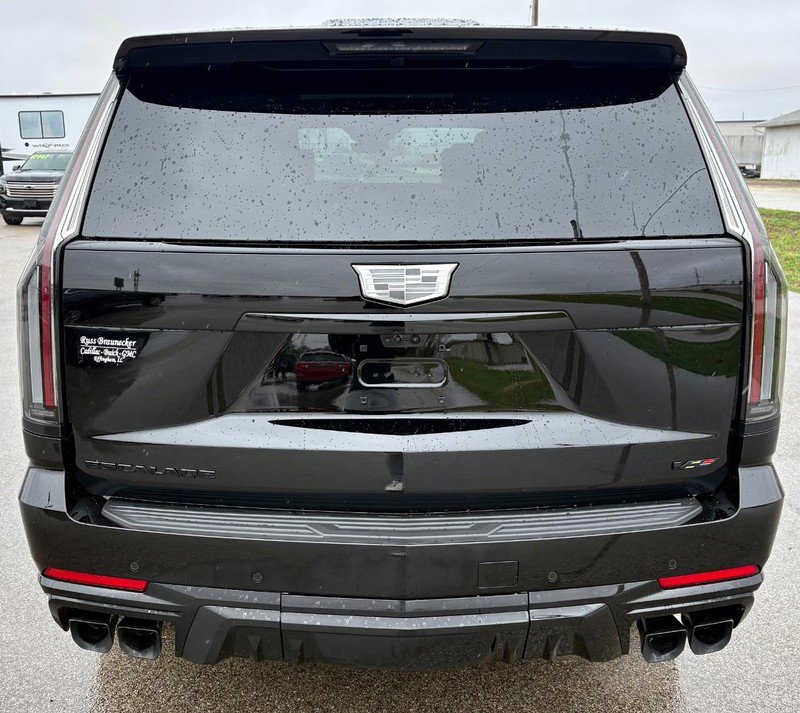 New 2026 Cadillac Escalade V image 4