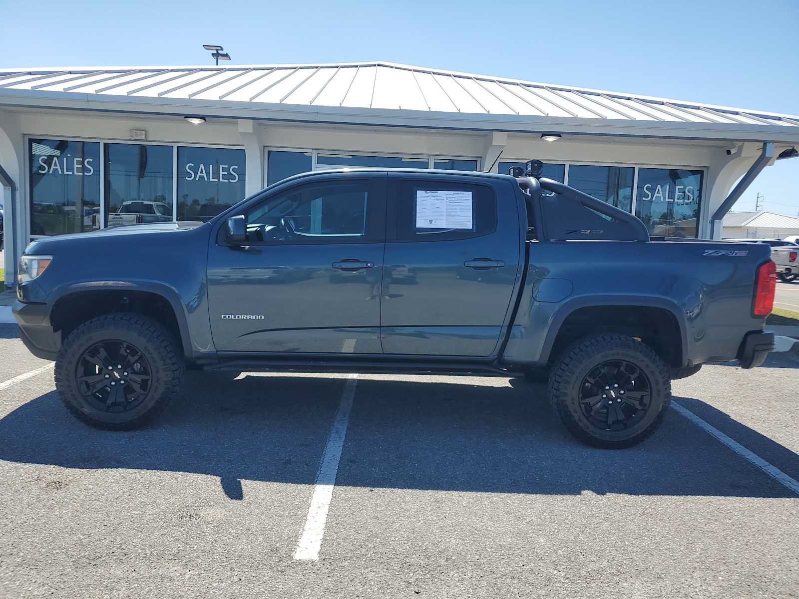 Used 2019 Chevrolet Colorado ZR2 w/ ZR2 Dusk Special Edition AWD/4WD image 2
