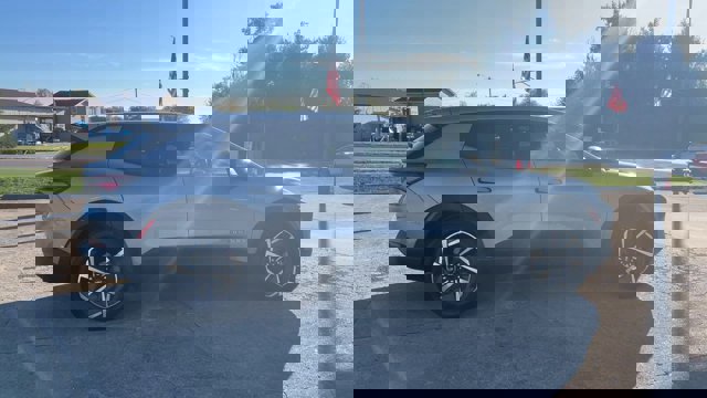 New 2026 Chevrolet Equinox EV LT image 9