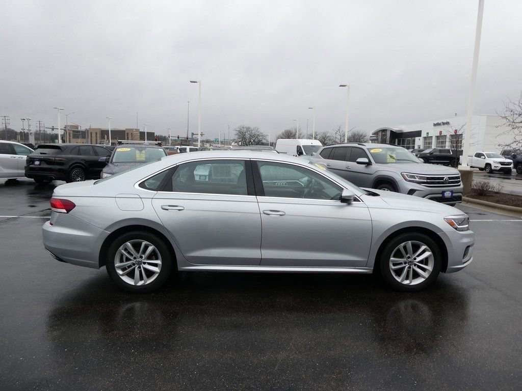 Used 2020 Volkswagen Passat 2.0T SE image 2