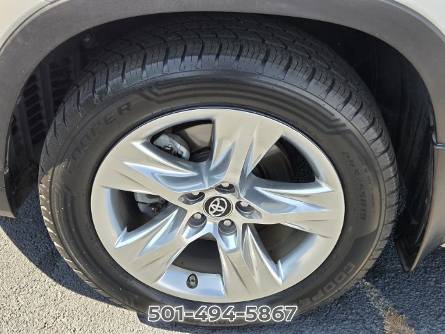 Used 2017 Toyota Highlander Limited FWD image 17