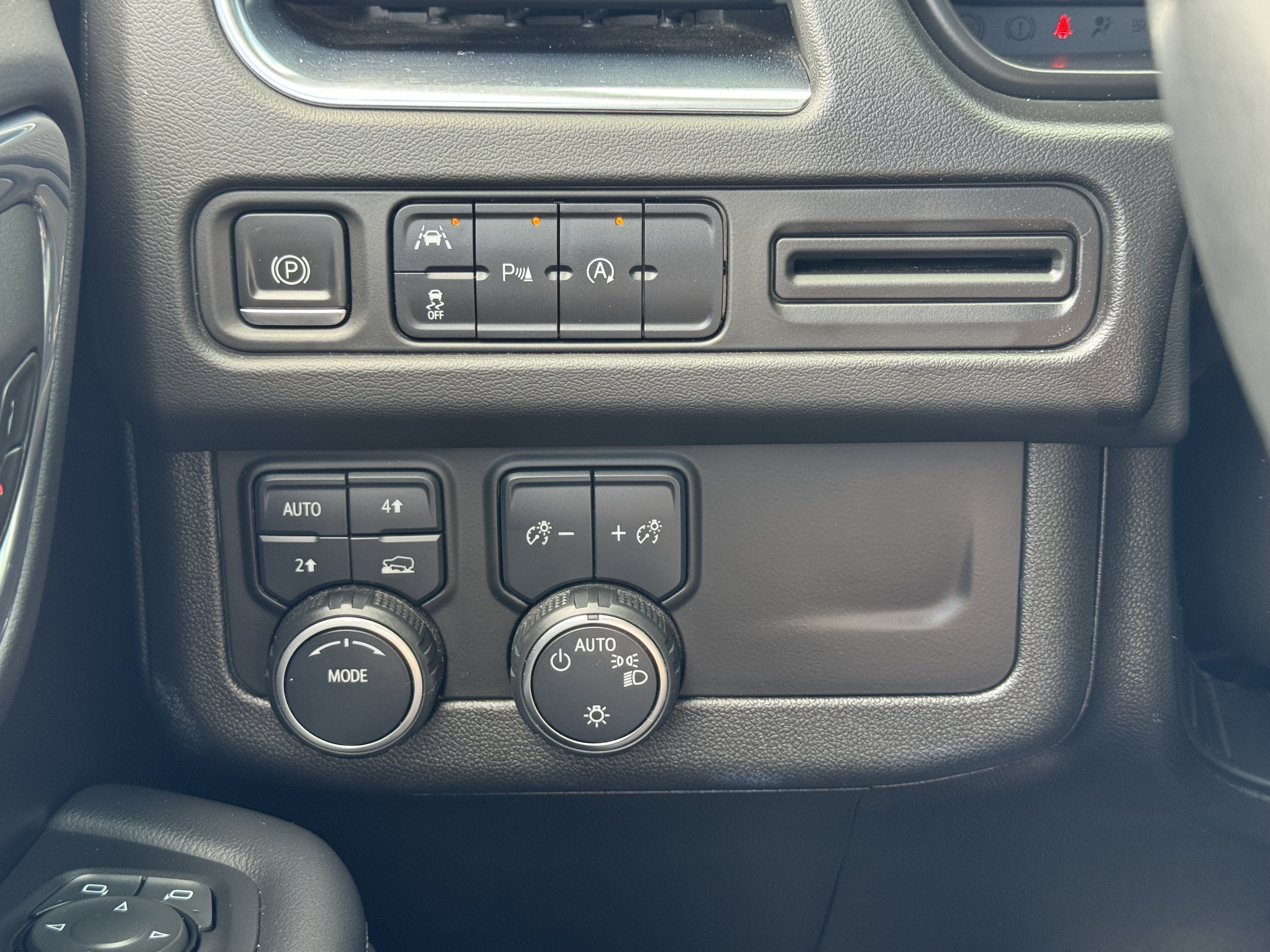 Certified 2023 Chevrolet Tahoe LT AWD/4WD image 33