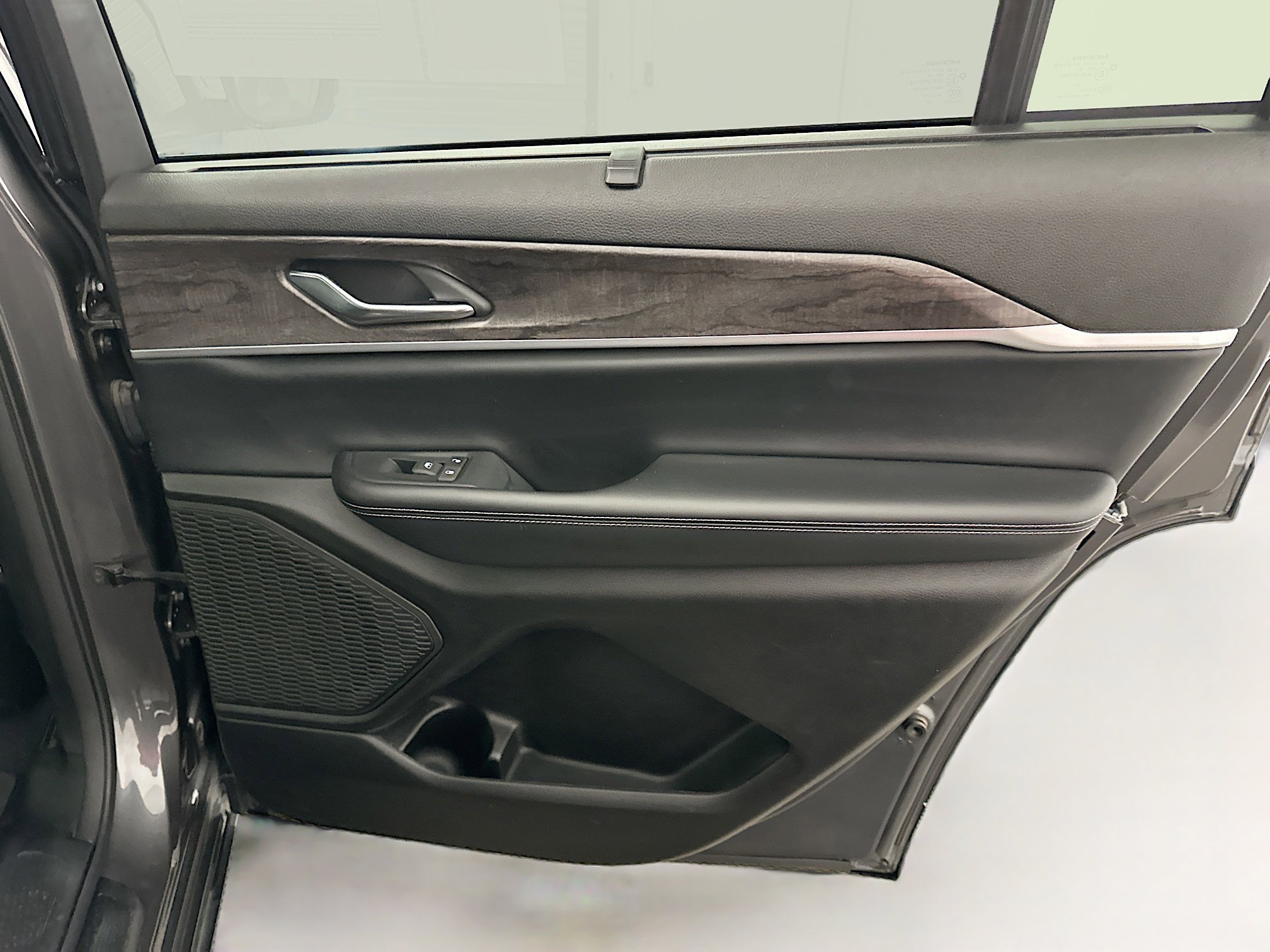 Used 2024 Jeep Grand Cherokee L Limited w/ Luxury Tech Group II image 34