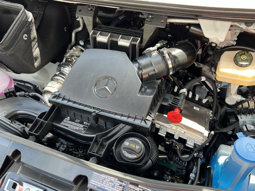 Used 2025 Mercedes-Benz Sprinter 2500 image 28