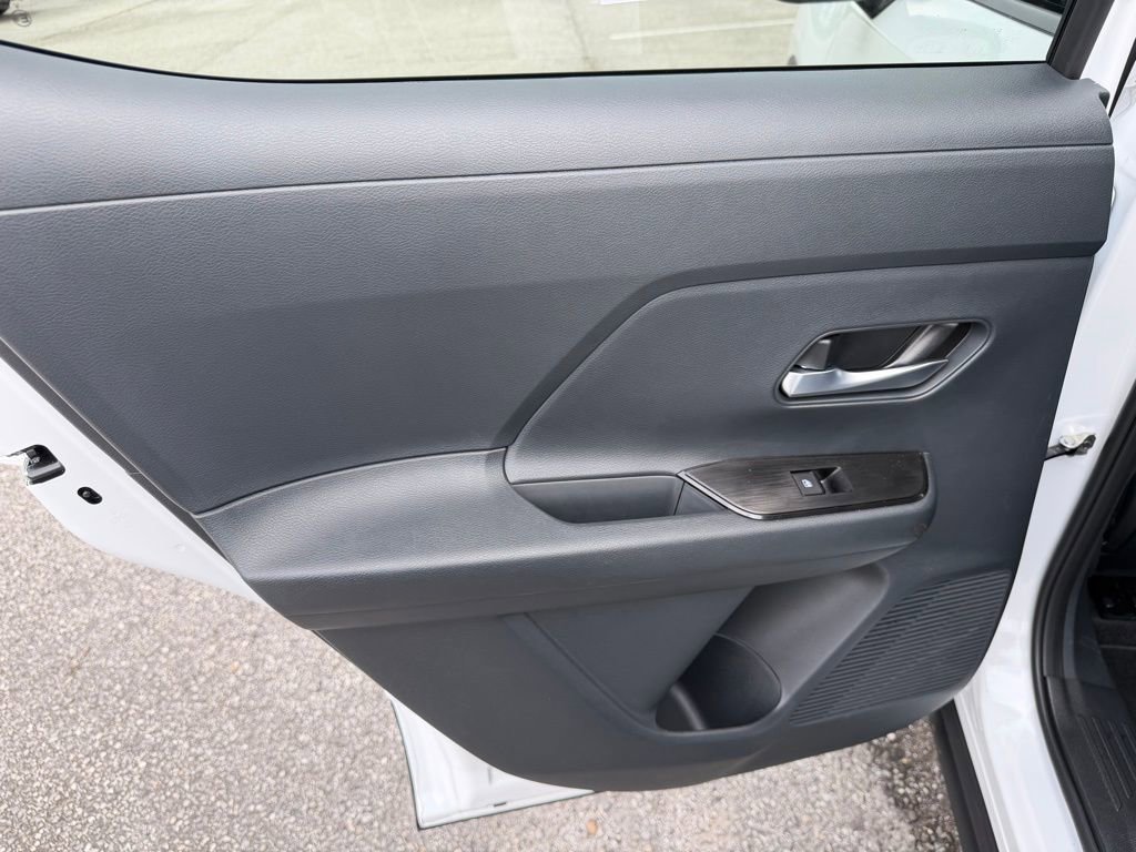 Used 2026 Nissan Kicks SV image 15