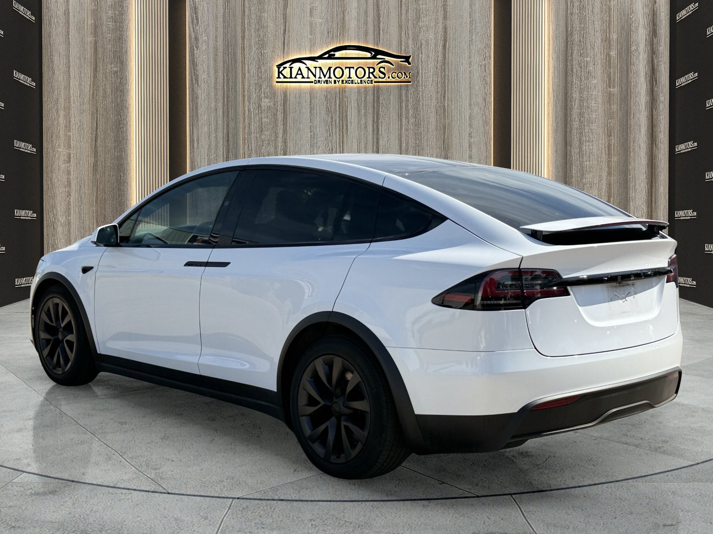 Used 2025 Tesla Model X AWD/4WD image 9