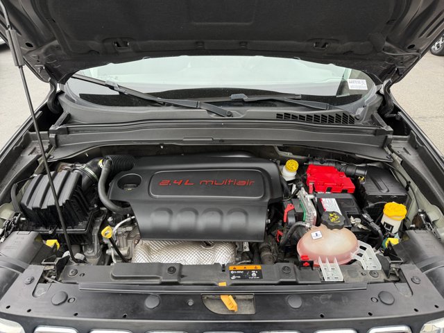 Used 2021 Jeep Renegade Latitude AWD/4WD image 18