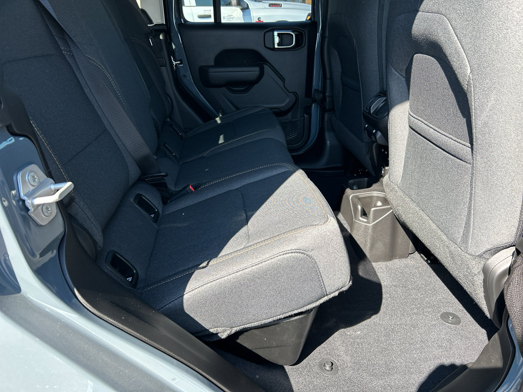 New 2025 Jeep Gladiator Willys image 25