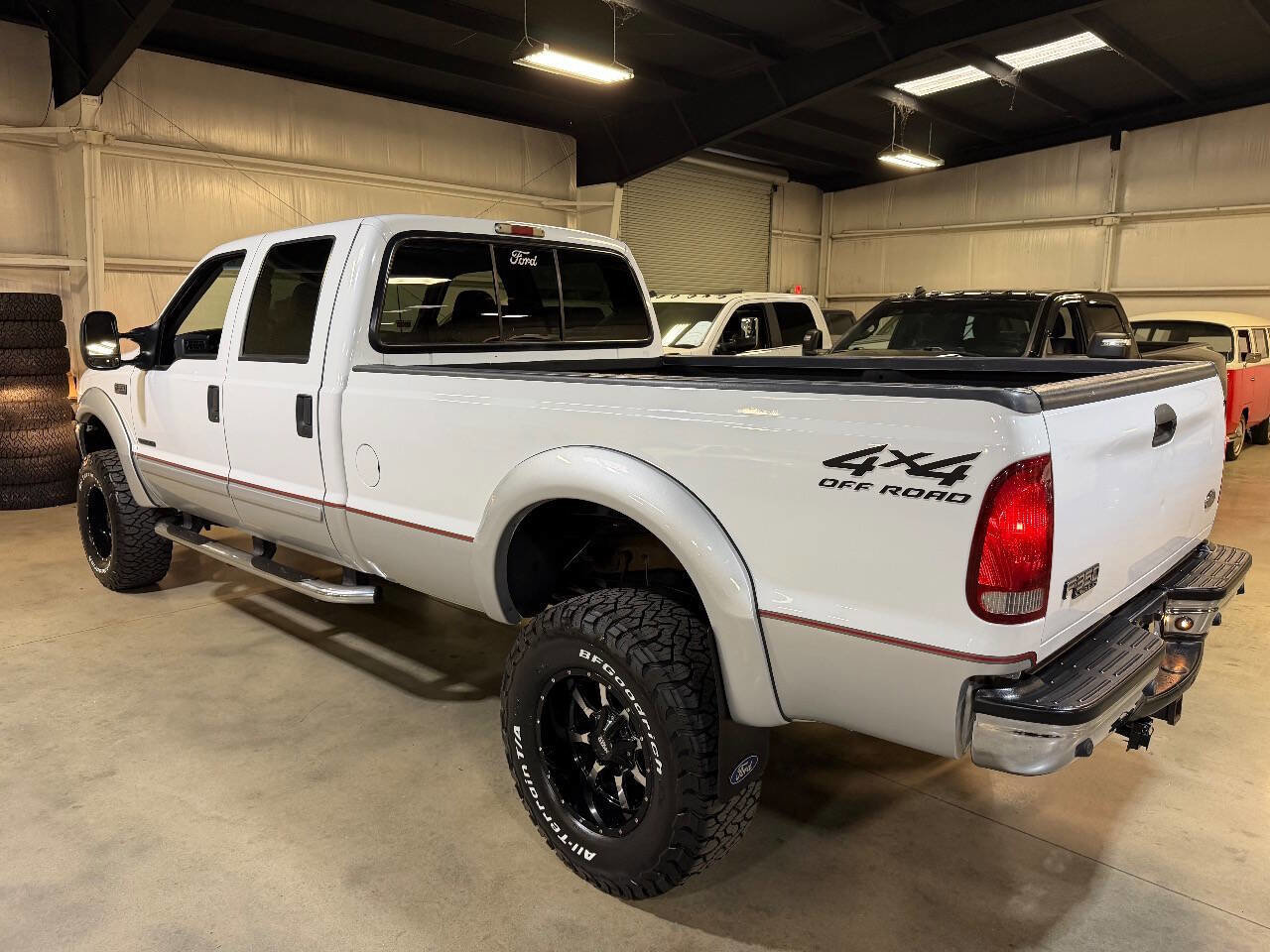 Used 2002 Ford F350 Lariat image 2