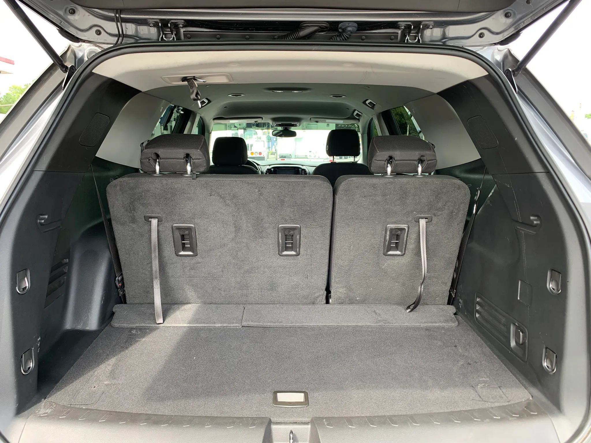 Used 2020 Chevrolet Traverse LS AWD/4WD image 31