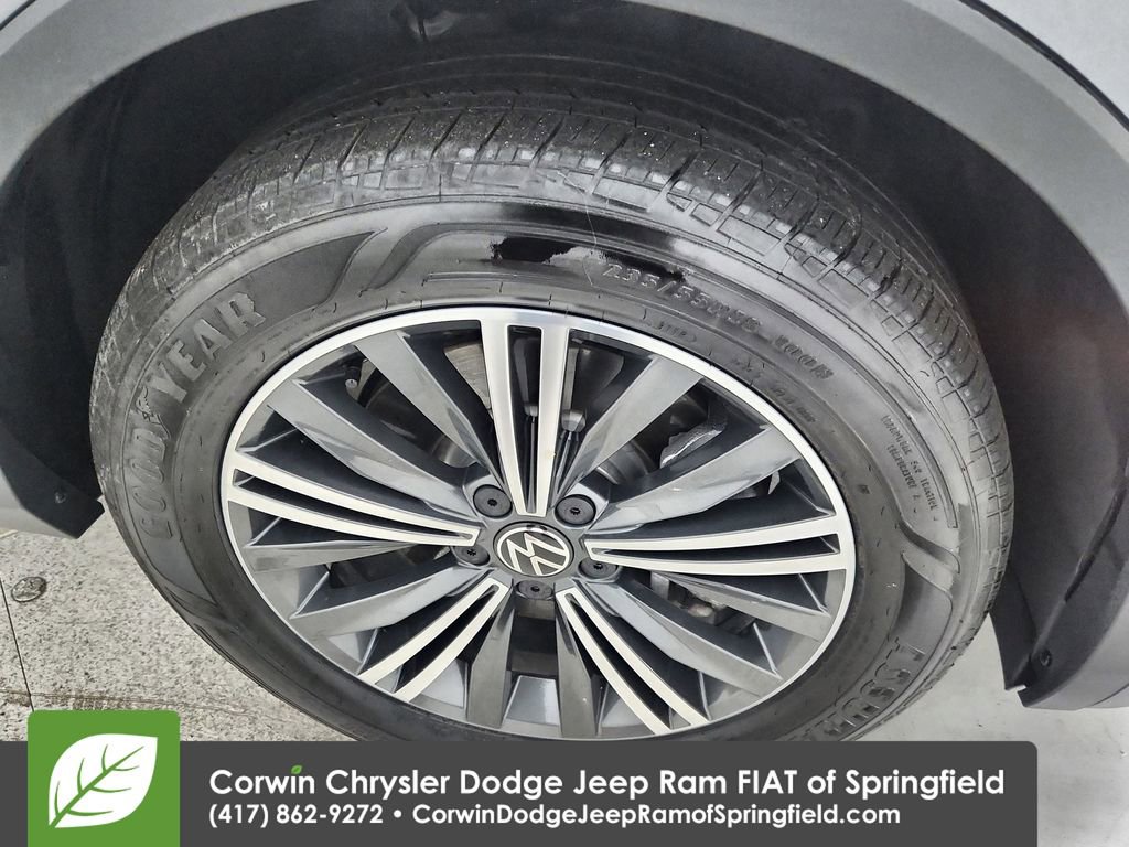 Used 2024 Volkswagen Tiguan Wolfsburg Edition image 25