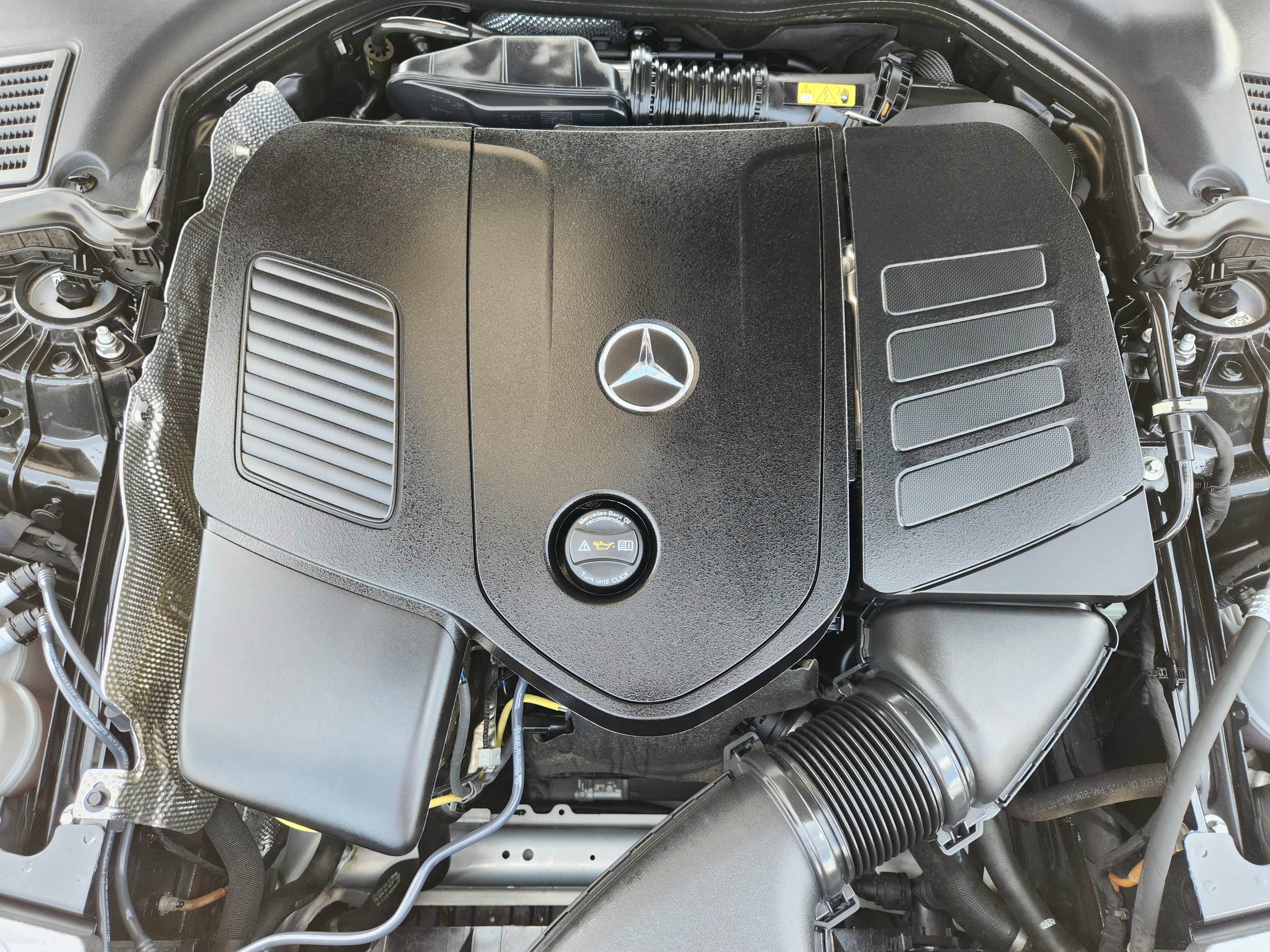 Used 2025 Mercedes-Benz CLE 300 4MATIC Coupe image 33