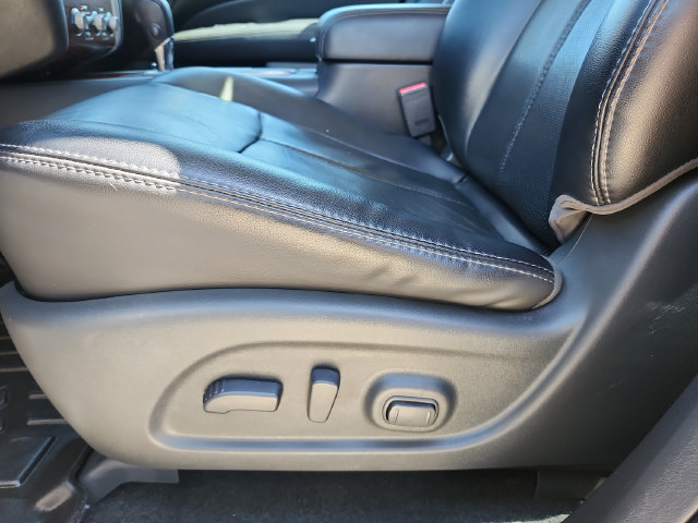 Used 2017 Nissan Pathfinder Platinum FWD image 27