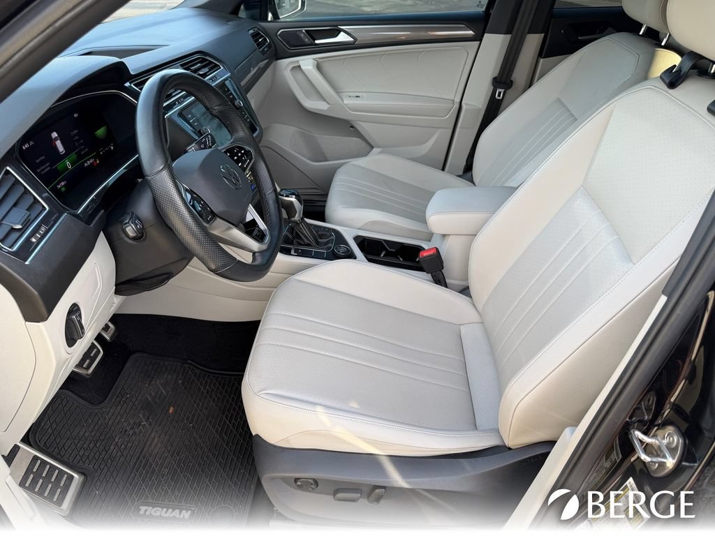 Used 2022 Volkswagen Tiguan SE R-Line AWD/4WD image 12