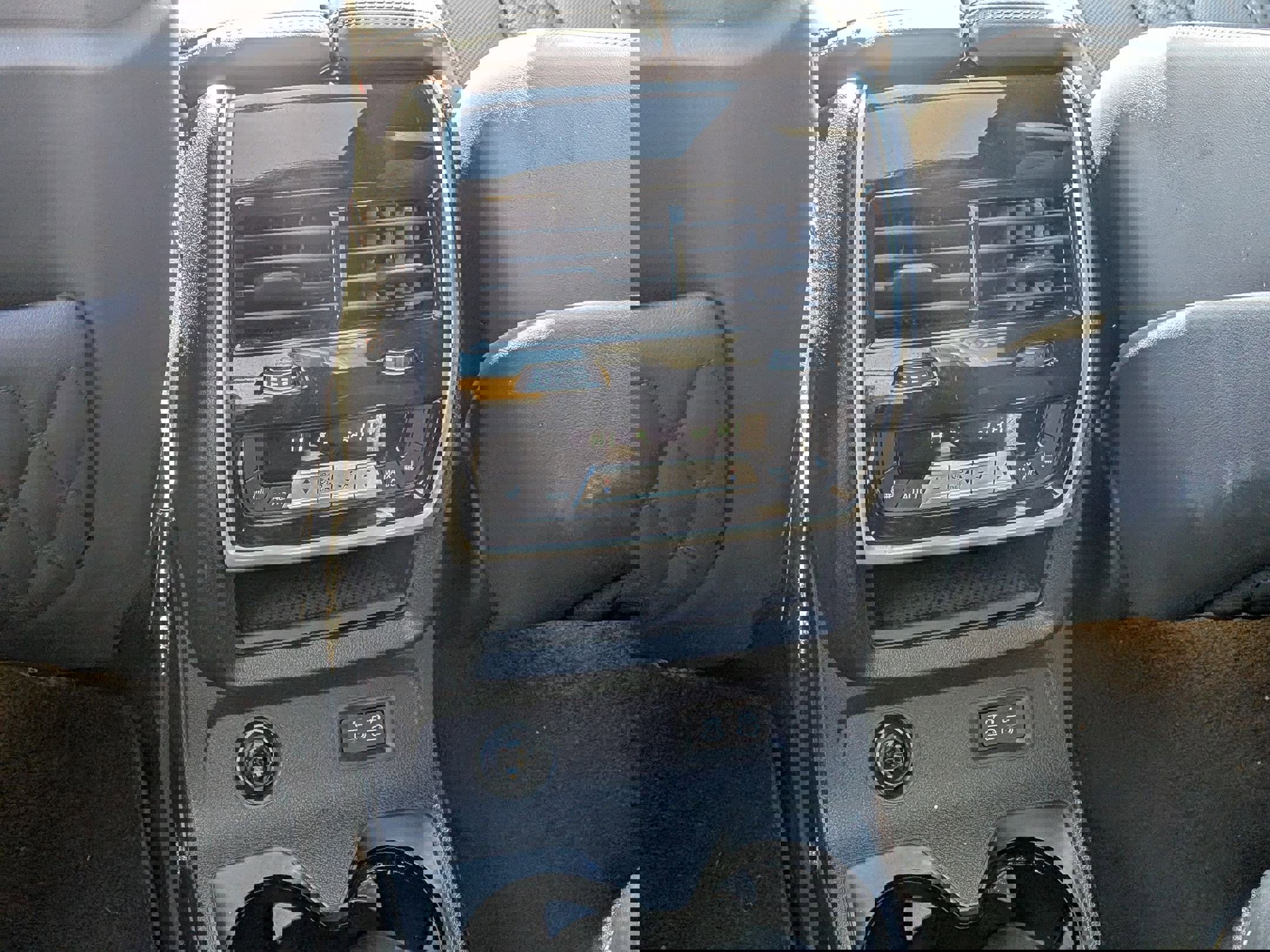 Used 2023 BMW X7 xDrive40i w/ Executive Package image 36