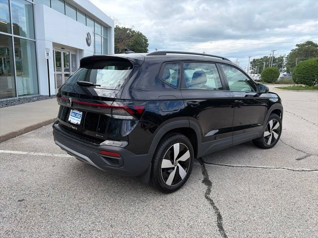 Used 2025 Volkswagen Taos S AWD/4WD image 3