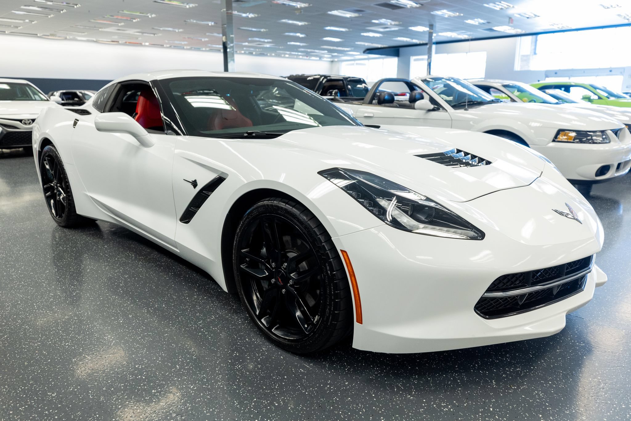 Used 2018 Chevrolet Corvette Stingray Coupe w/ 1LT RWD image 4
