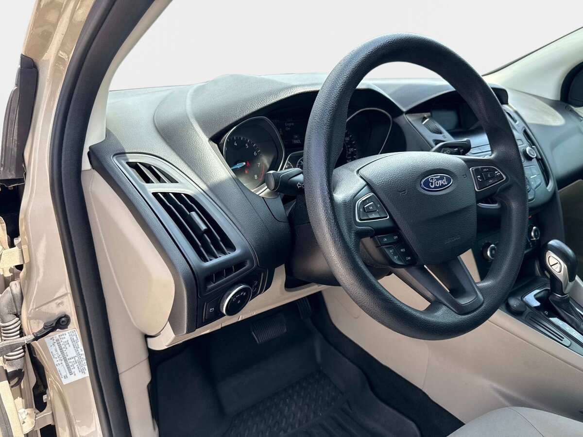 Used 2018 Ford Focus SE FWD image 18