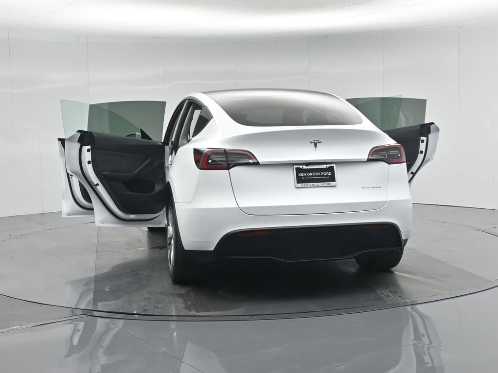 Used 2024 Tesla Model Y Long Range image 30