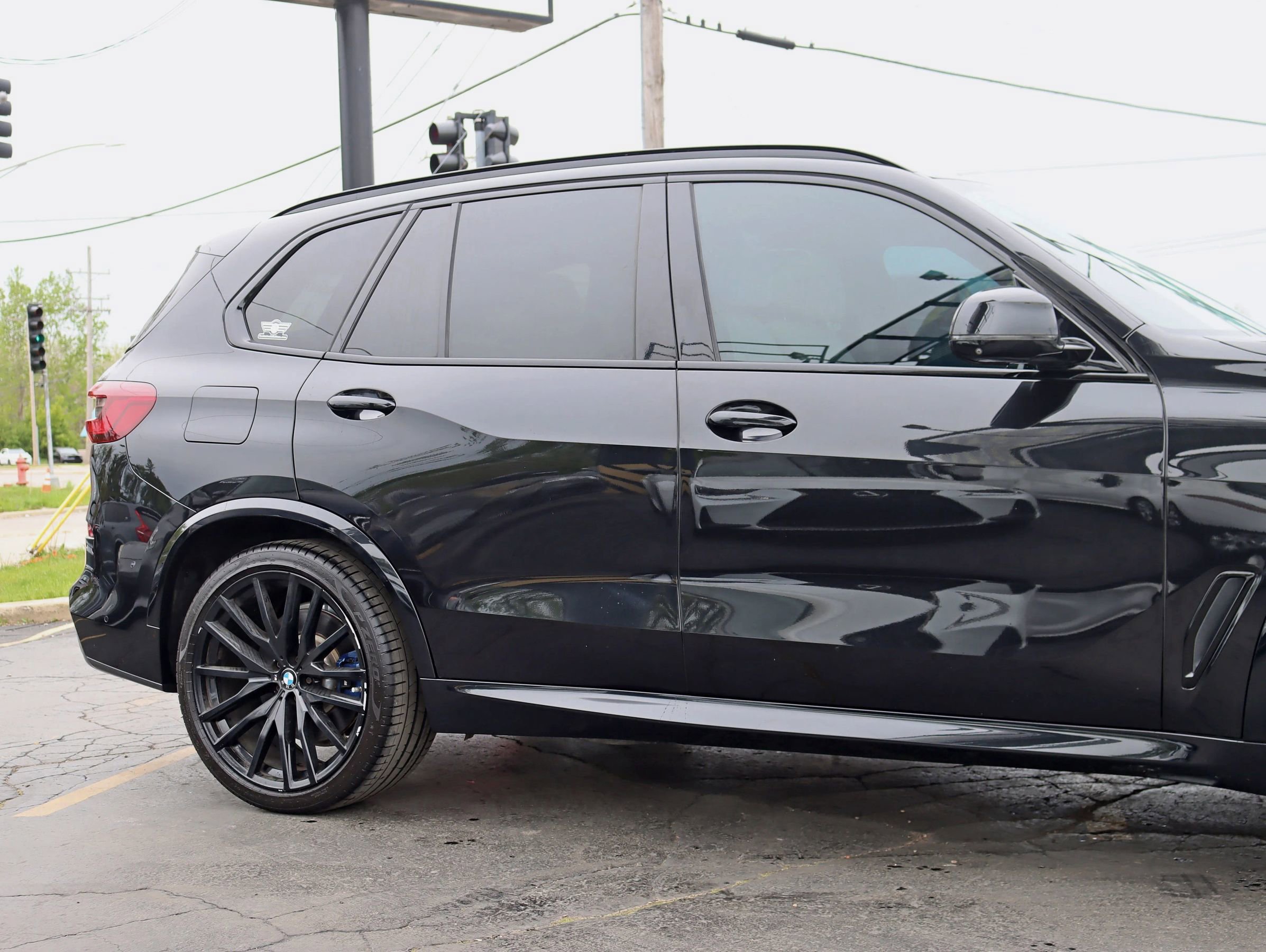 Used 2020 BMW X5 M50i w/ Executive Package AWD/4WD image 4