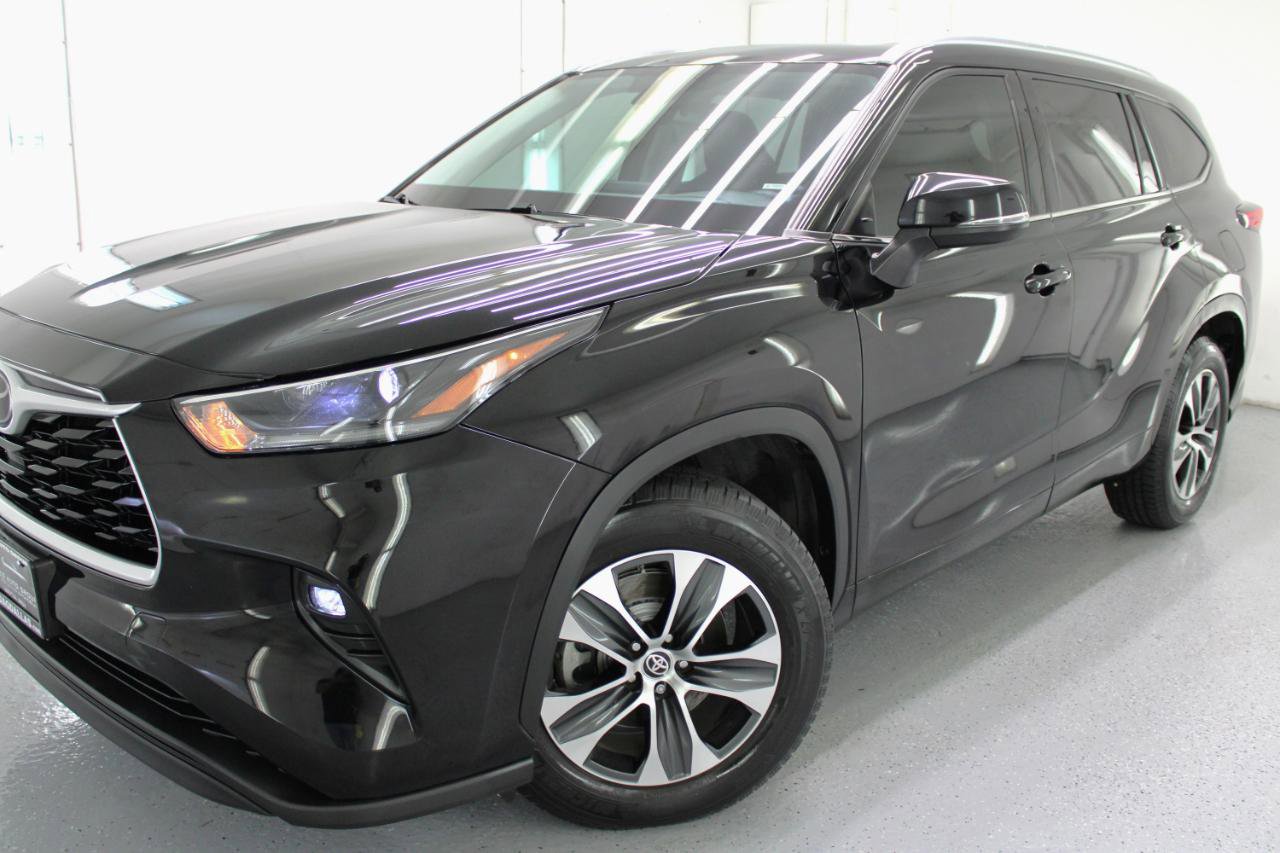 Used 2021 Toyota Highlander XLE image 8