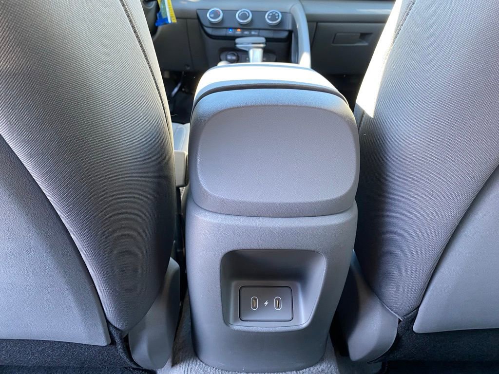 Certified 2024 Hyundai Elantra SE image 29