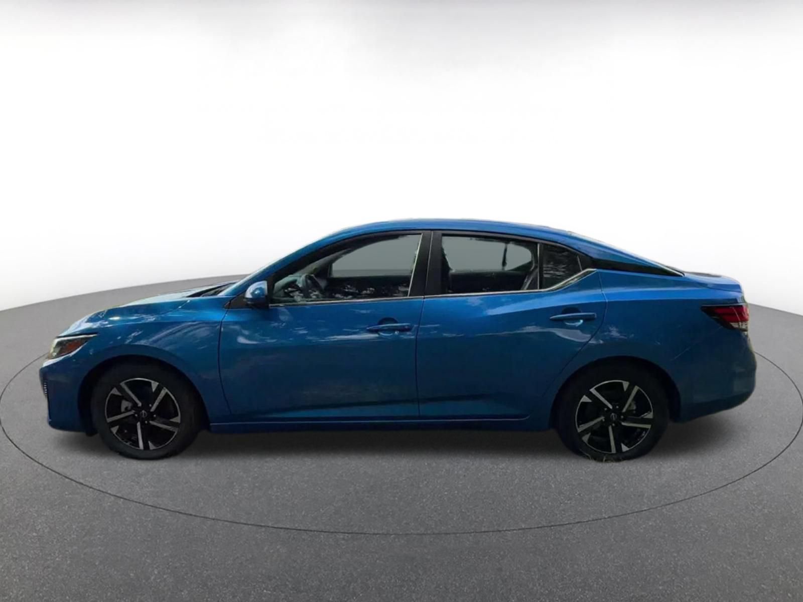 Used 2025 Nissan Sentra SV FWD image 8