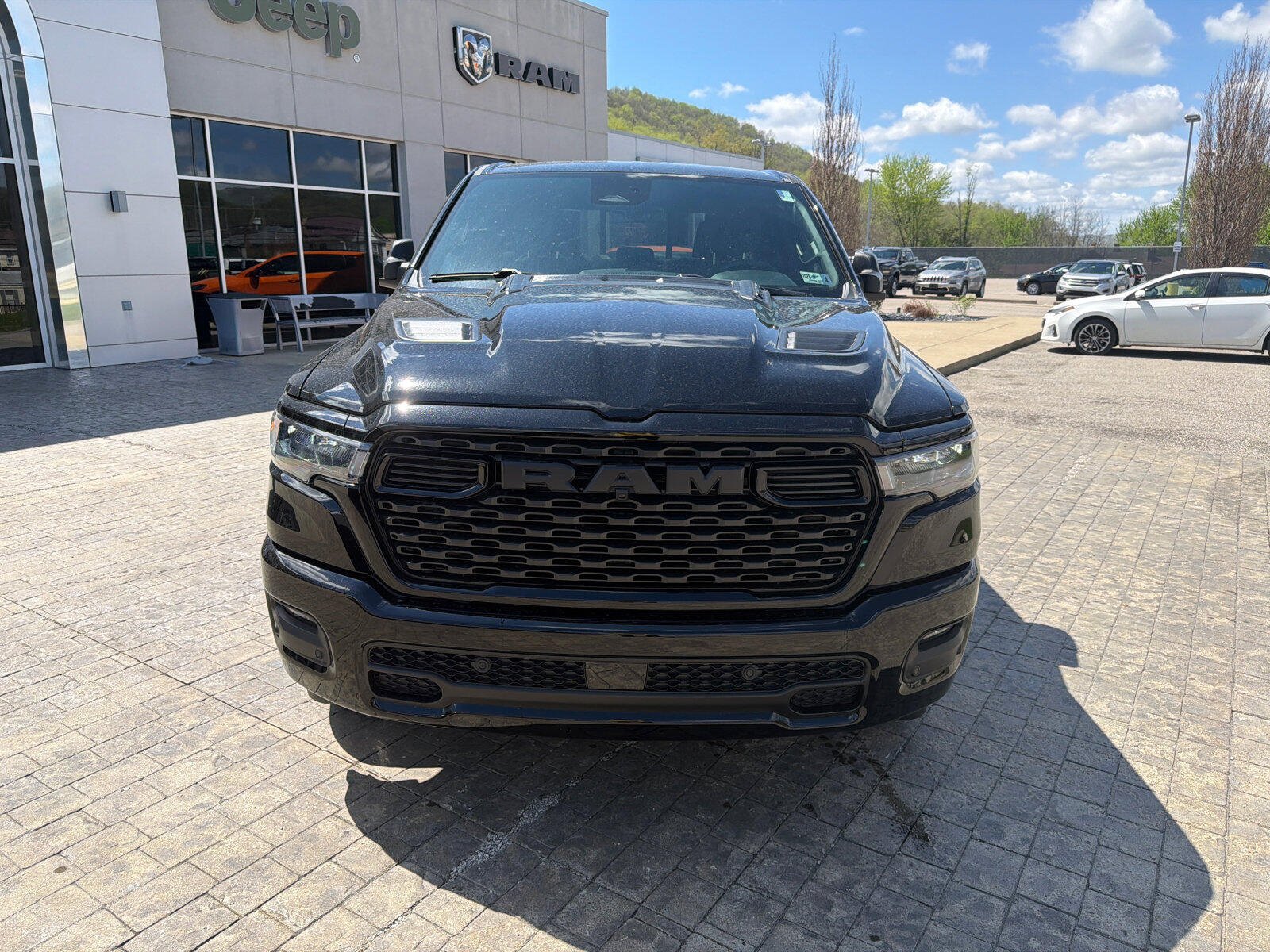 New 2026 RAM 1500 Express AWD/4WD image 3