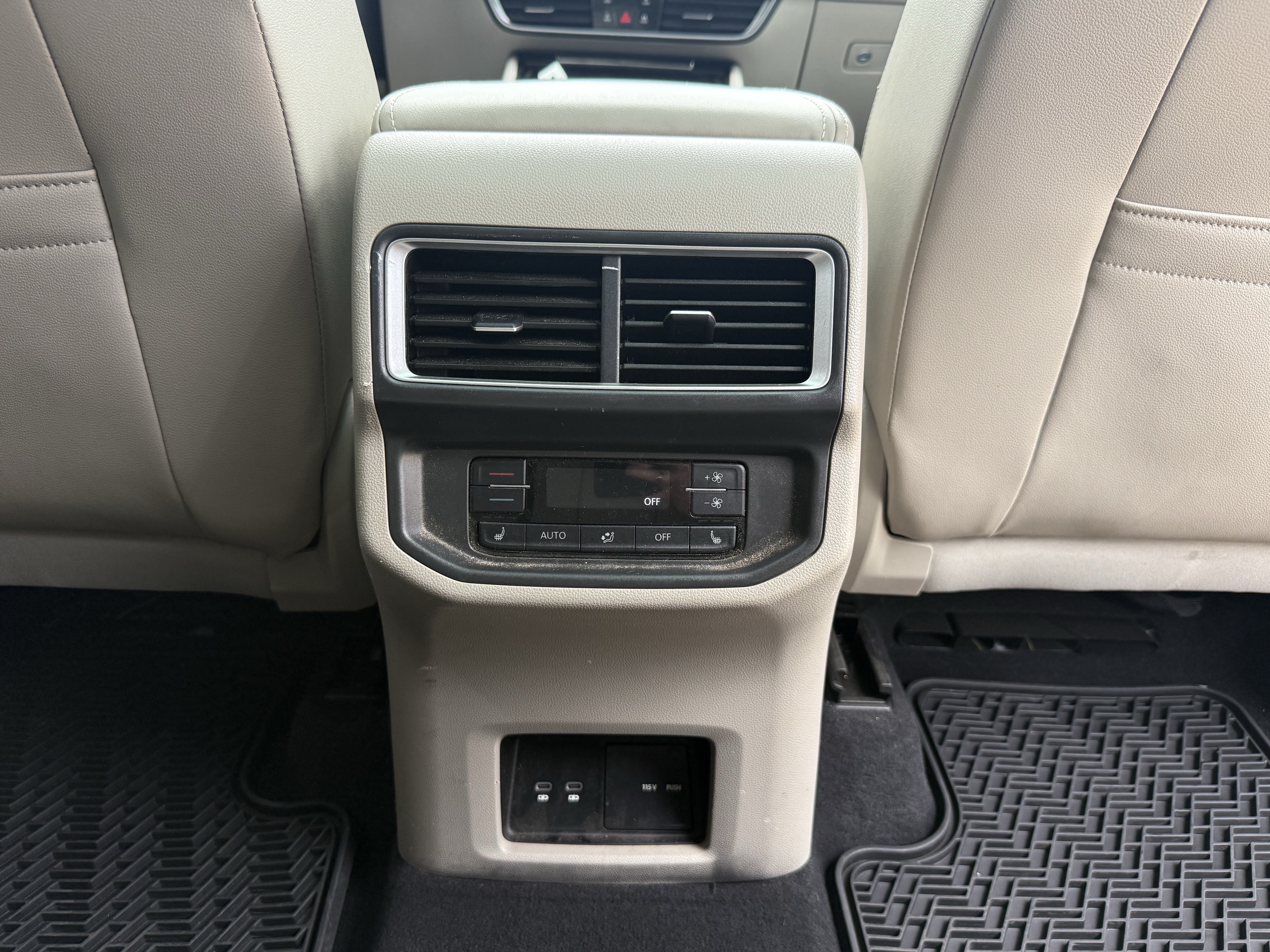 Used 2024 Volkswagen Atlas SEL Premium R-Line AWD/4WD image 9