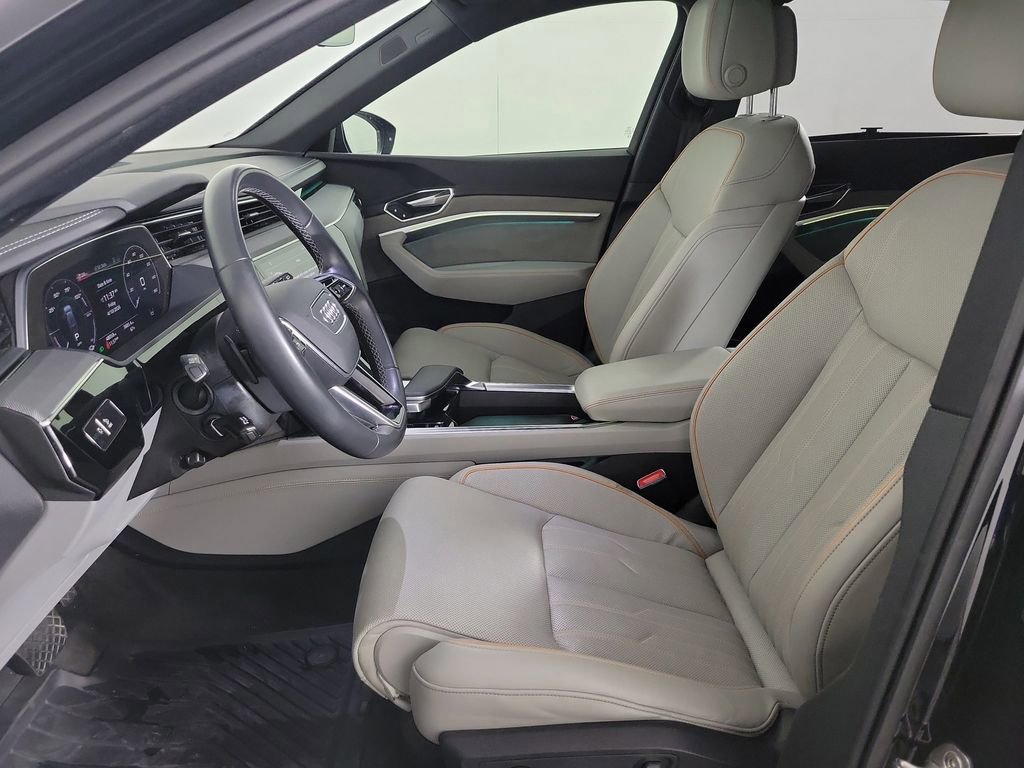 Used 2024 Audi Q8 e-tron Prestige w/ Prestige Package image 18
