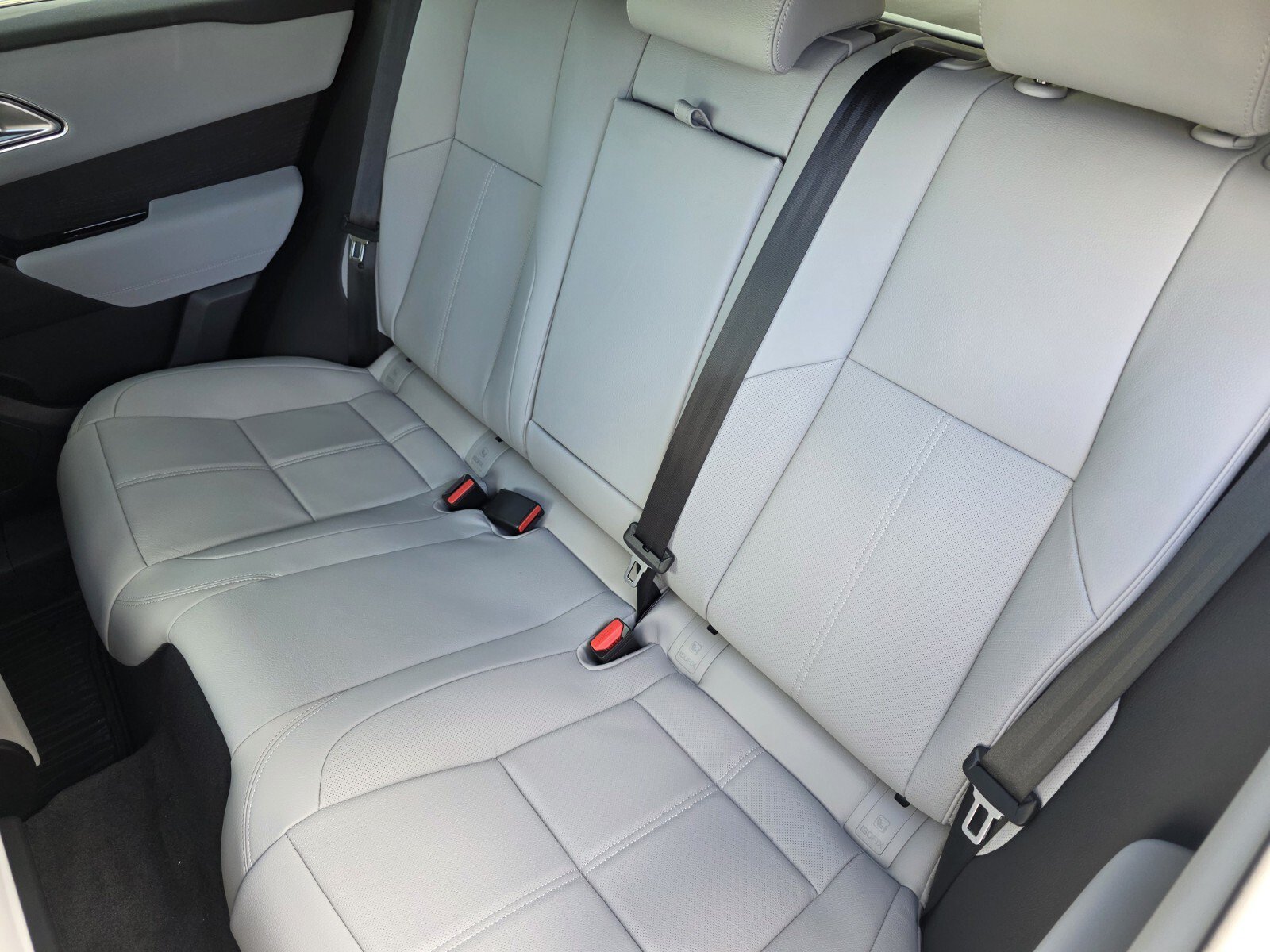 Used 2026 Land Rover Range Rover Velar S AWD/4WD image 14