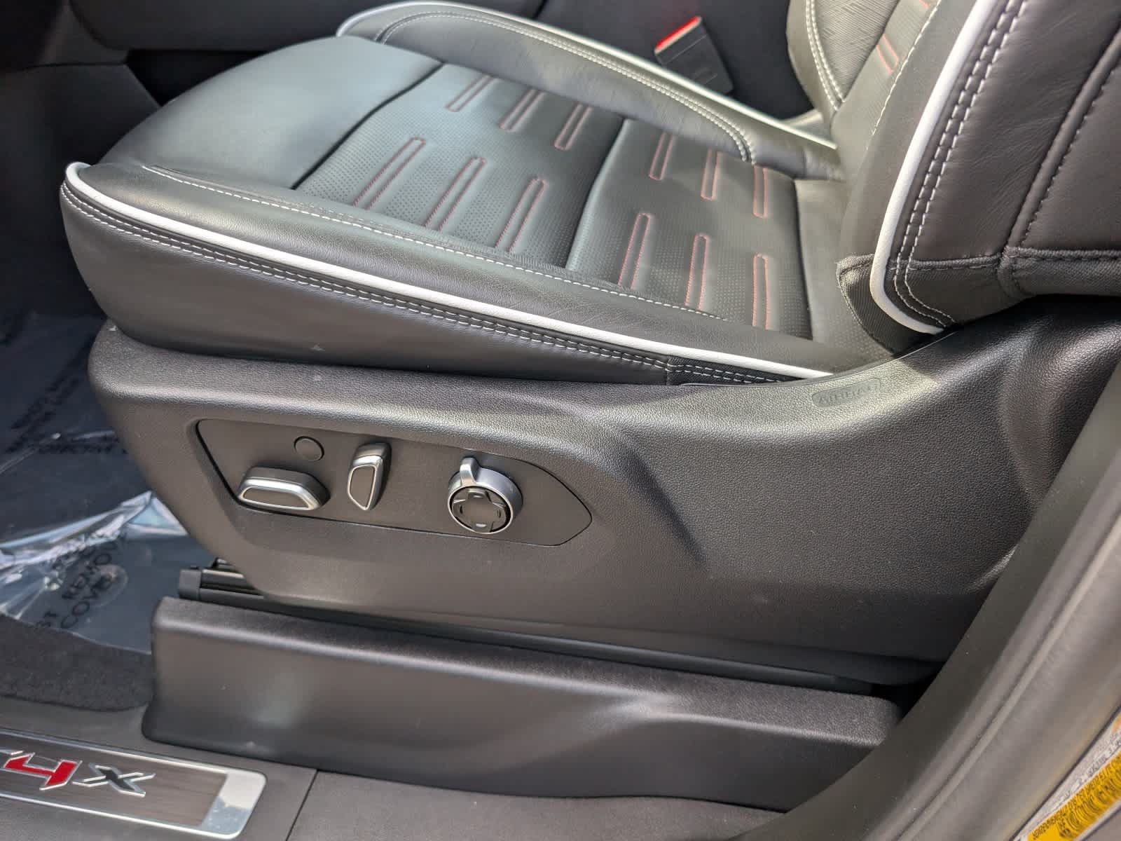 Certified 2025 GMC Sierra 2500 AT4X AWD/4WD image 21