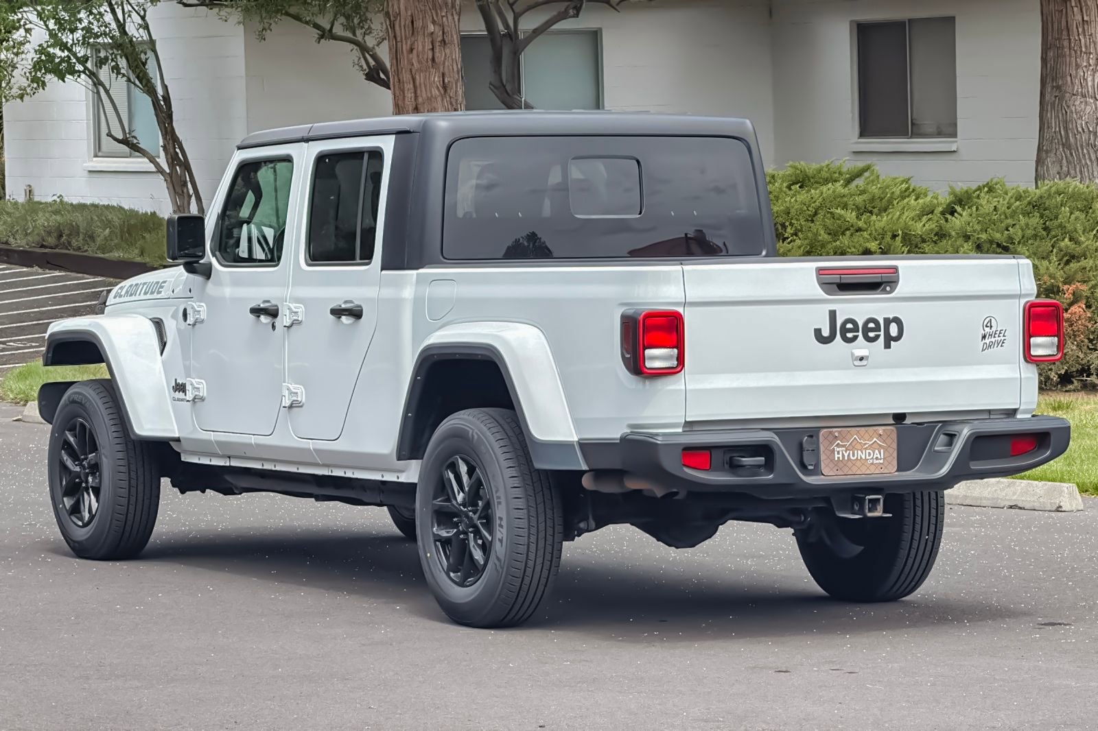 Used 2022 Jeep Gladiator Sport AWD/4WD image 6