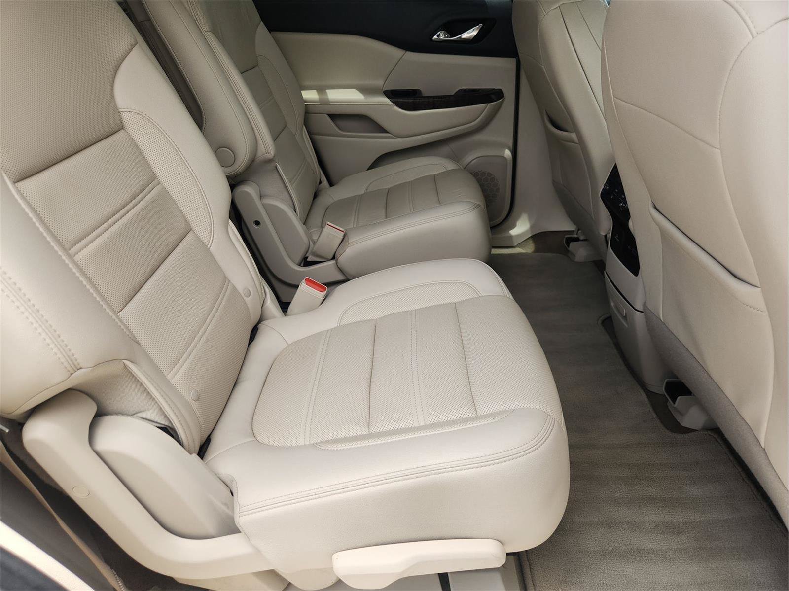 Used 2020 GMC Acadia Denali w/ Trailering Package FWD image 27