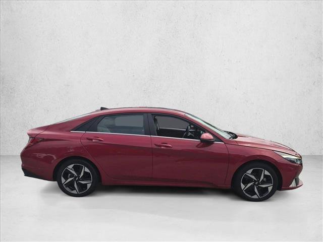 Used 2023 Hyundai Elantra Limited w/ Preferred Accessory Package FWD image 4