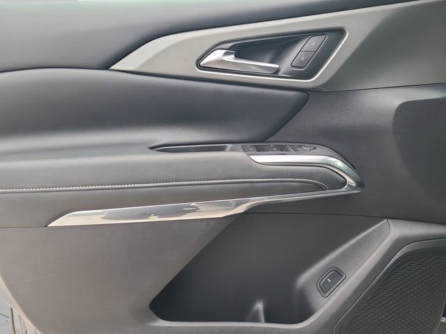 Used 2025 Chevrolet Traverse LT FWD image 17
