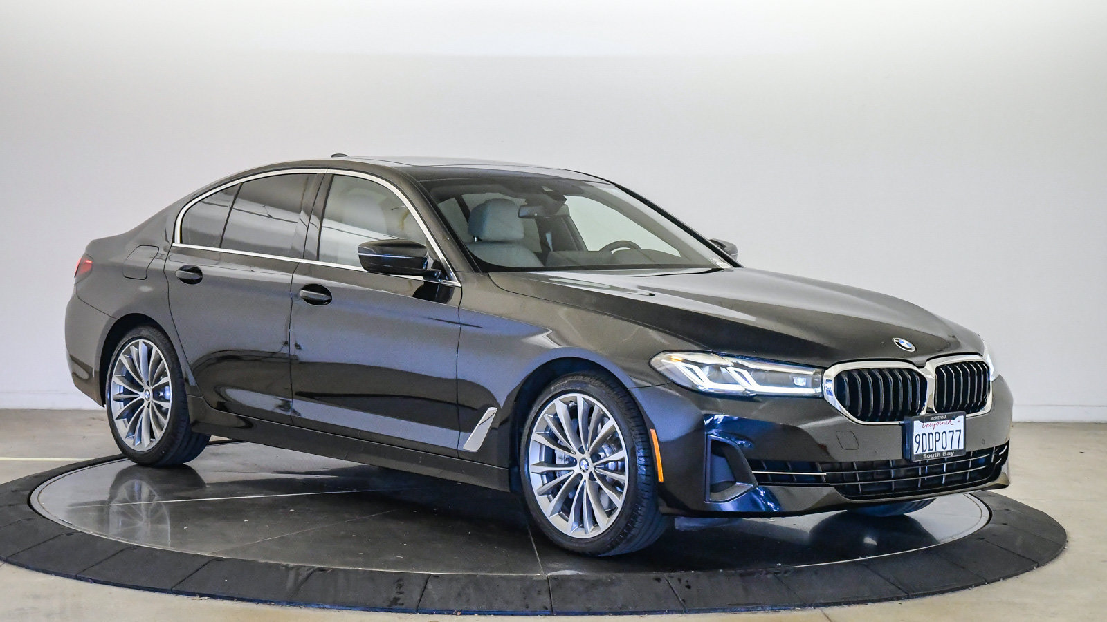 Certified 2023 BMW 540i w/ Premium Package RWD image 6