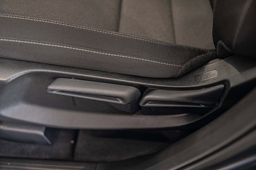 Used 2025 Honda CR-V LX image 21