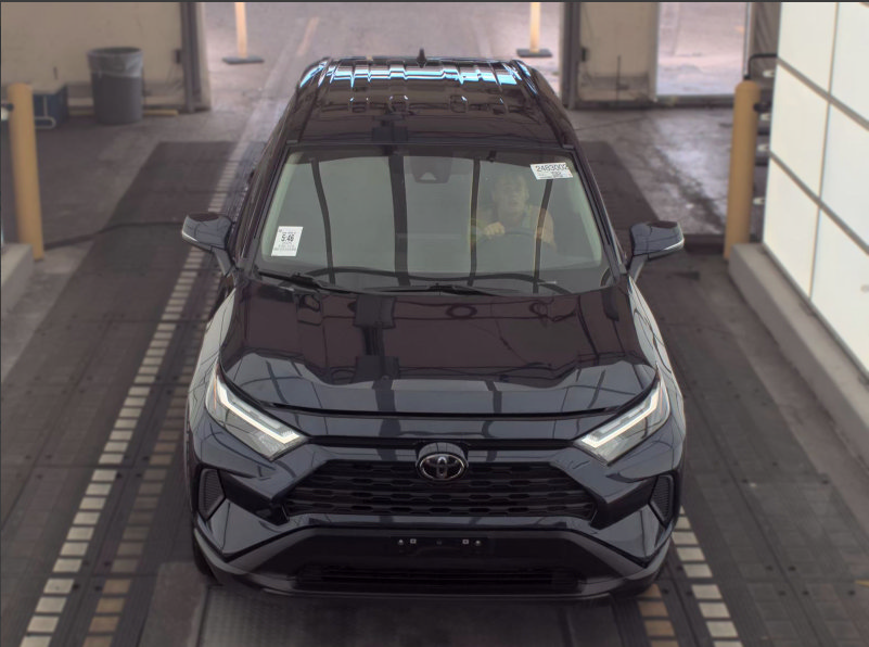 Used 2025 Toyota RAV4 XLE FWD image 5