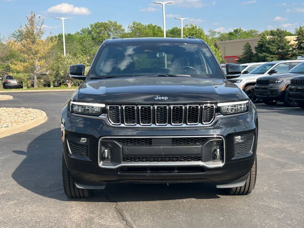 Certified 2022 Jeep Grand Cherokee L Overland w/ Luxury Tech Group IV AWD/4WD image 2