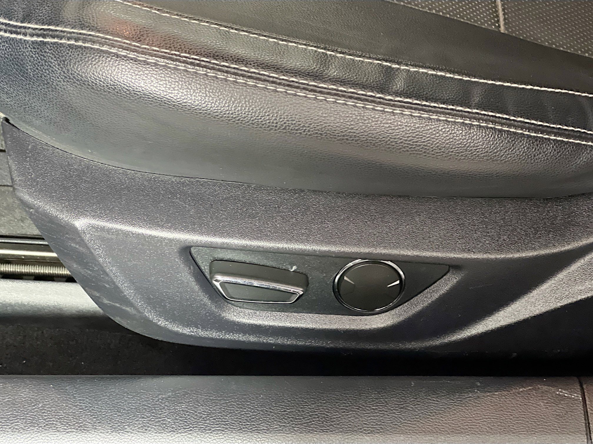 Used 2019 Ford Mustang Premium image 15