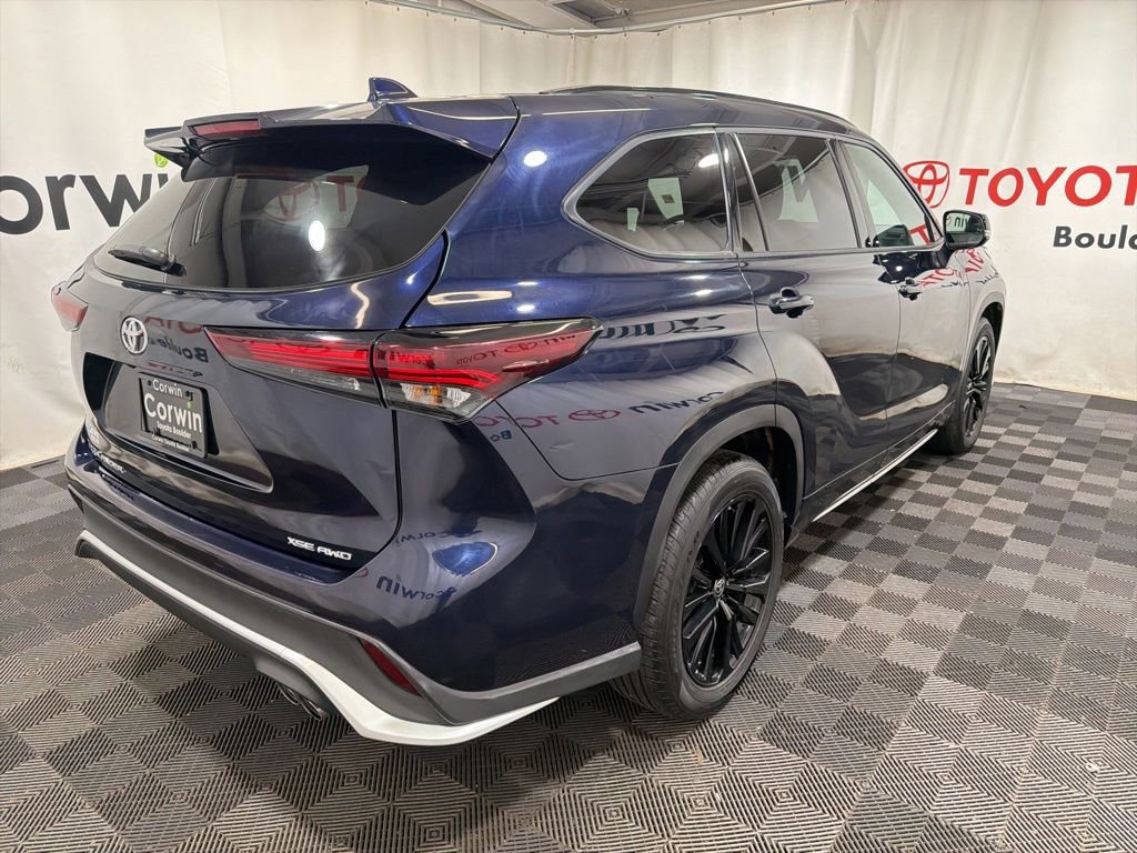 Used 2025 Toyota Highlander XSE AWD/4WD image 8