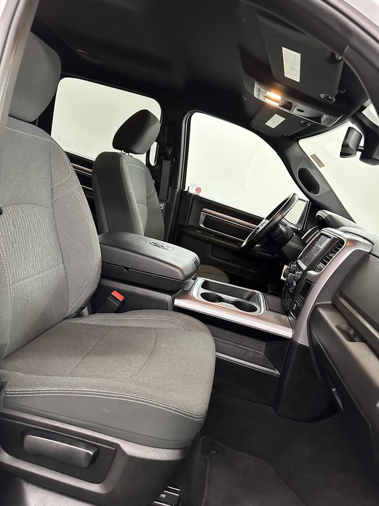 Used 2022 RAM 1500 Warlock AWD/4WD image 38