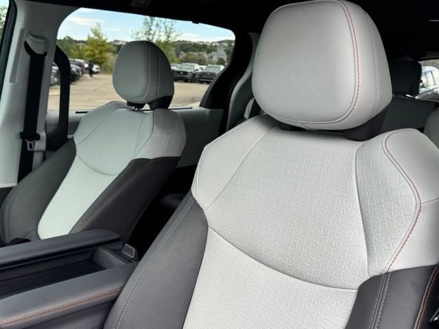Used 2024 Toyota Sienna XSE FWD image 13