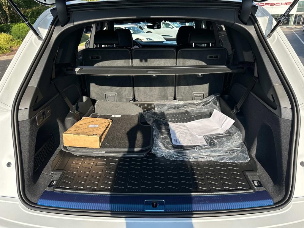 New 2025 Audi Q7 3.0T Premium Plus image 9