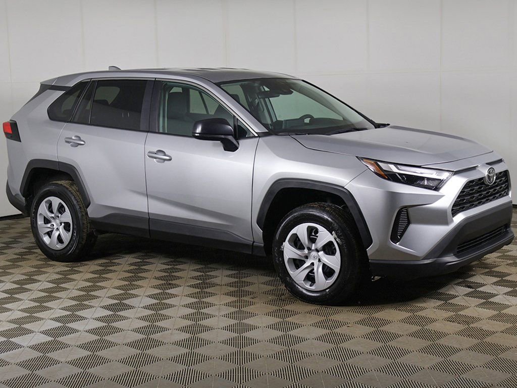 Used 2024 Toyota RAV4 LE image 37