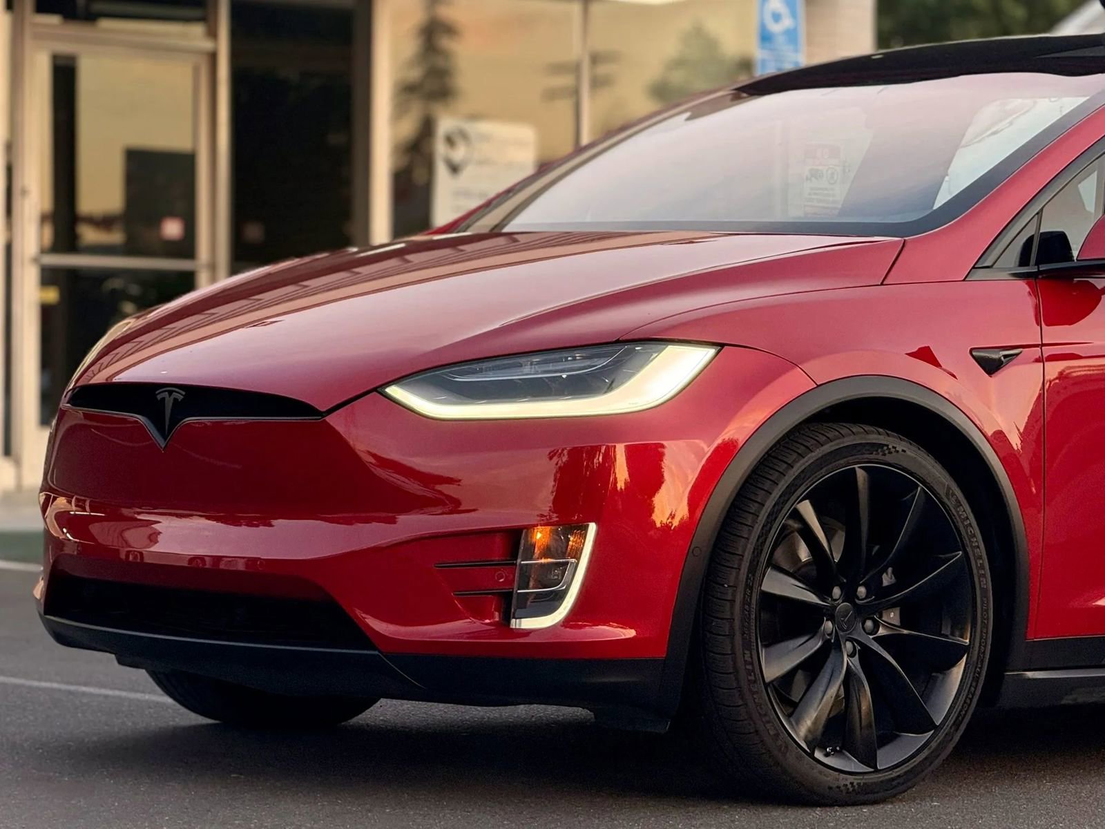 Used 2020 Tesla Model X Long Range image 4