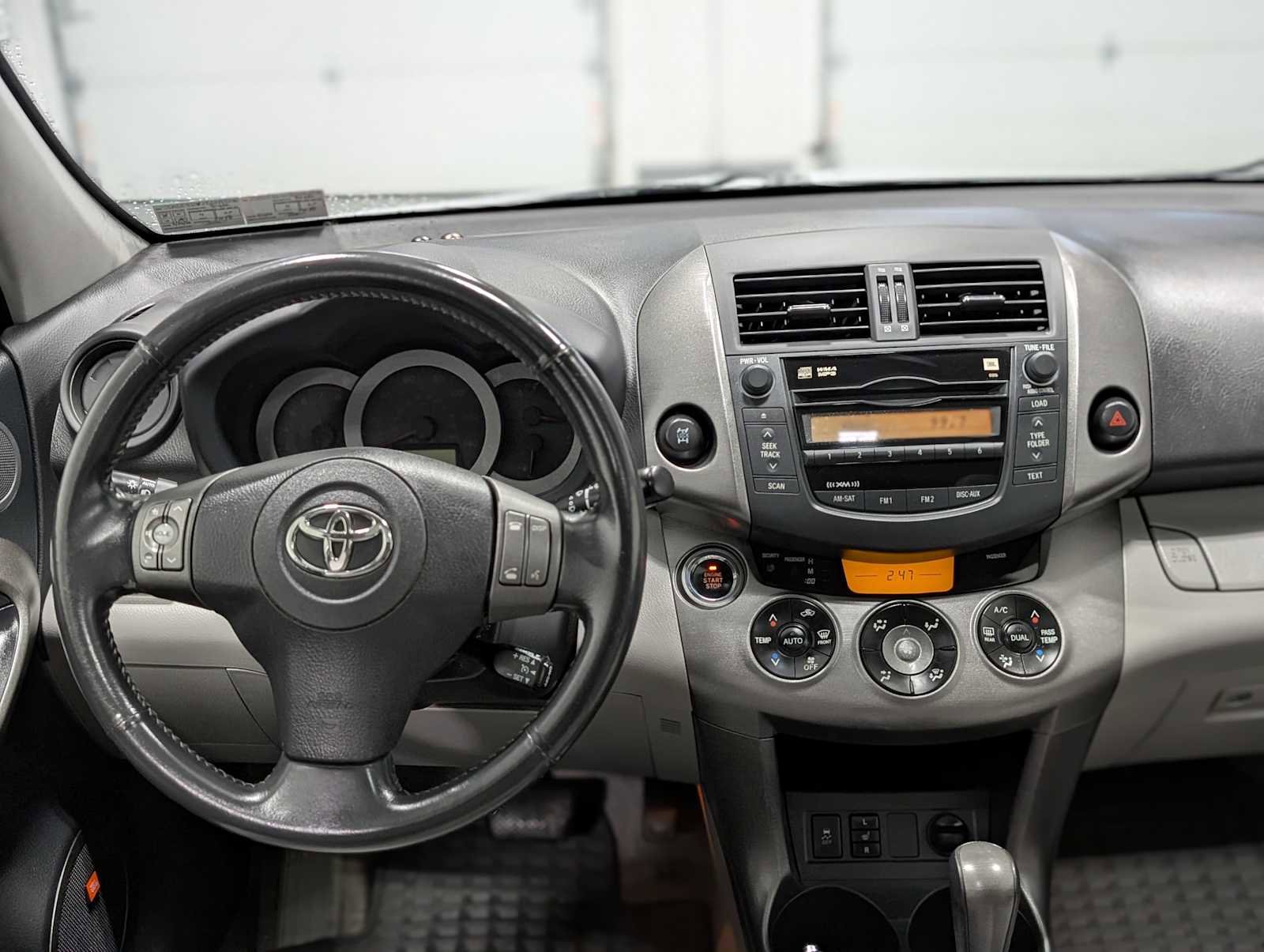 Used 2011 Toyota RAV4 Limited w/ Limited Extra Value Pkg AWD/4WD image 5